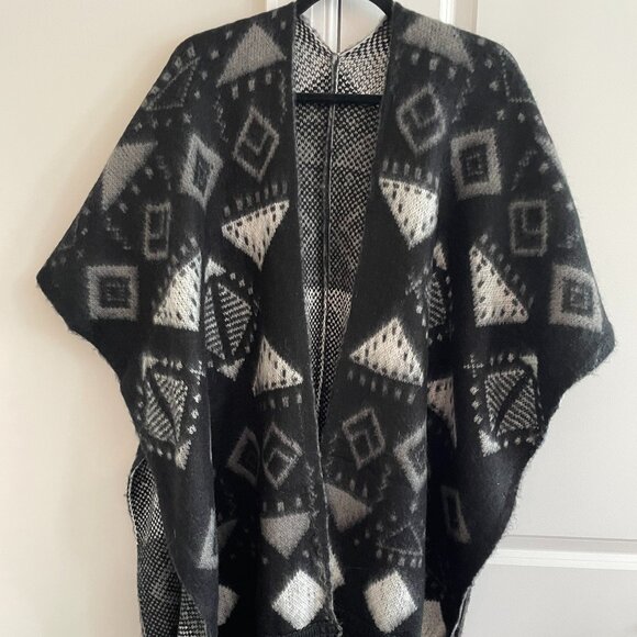Unbranded Accessories - Womens' Cape Shawl Wrap Black Gray White Geometric Knitted Fringed - One Size